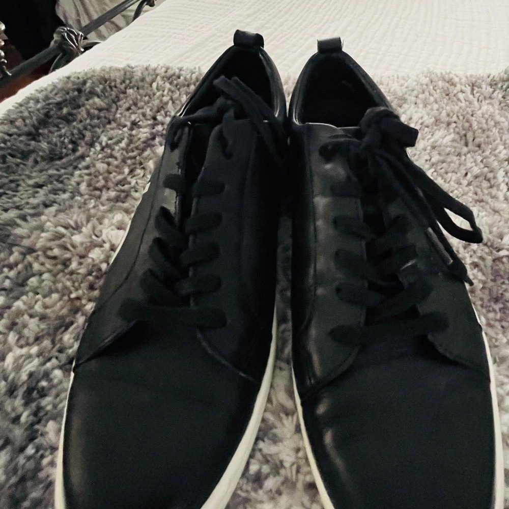 Calvin Klein Womens Black Leather Low Top Logo Sneakers White Contrast Sole - Picture 5 of 7